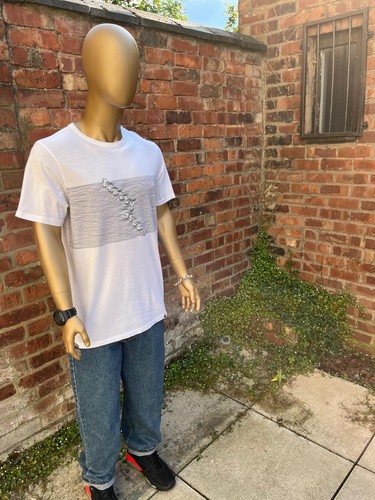 Pretty Green White Mountain Tshirt Herren Medium - Bild 10 von 22