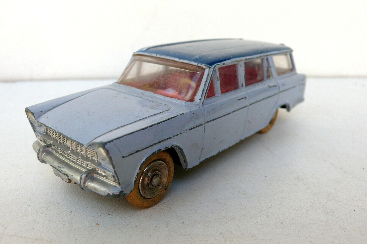 Dinky Toys France Fiat 1800 Familiale 1960 – Réf. 548 – Bon état – Miniature De Collection