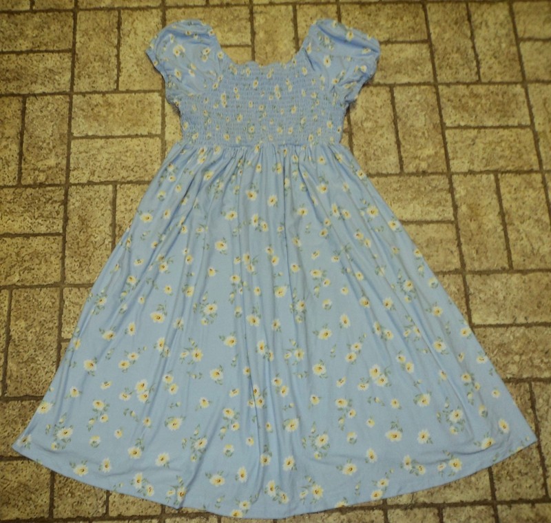 Derek Heart Girl's Easter Dress w/ Smocked Top. Sz. Med. Cute!