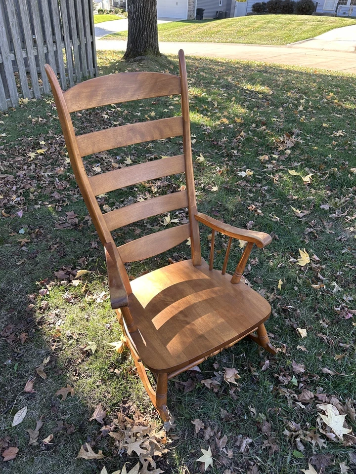 Balancín/mecedora de mediados de siglo de arce de Cushman (R157) Foto 2 de 4