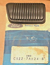 Nos 1965-1968 Mustang Shelby Clutch Pedal Pad Ford C5zz-7a624-b