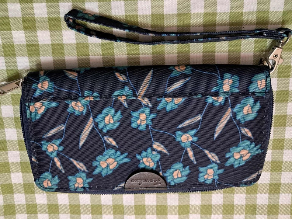  Carteira Travelon Safe ID RFID azul floral acordeão com zíper - Imagem 4 de 4