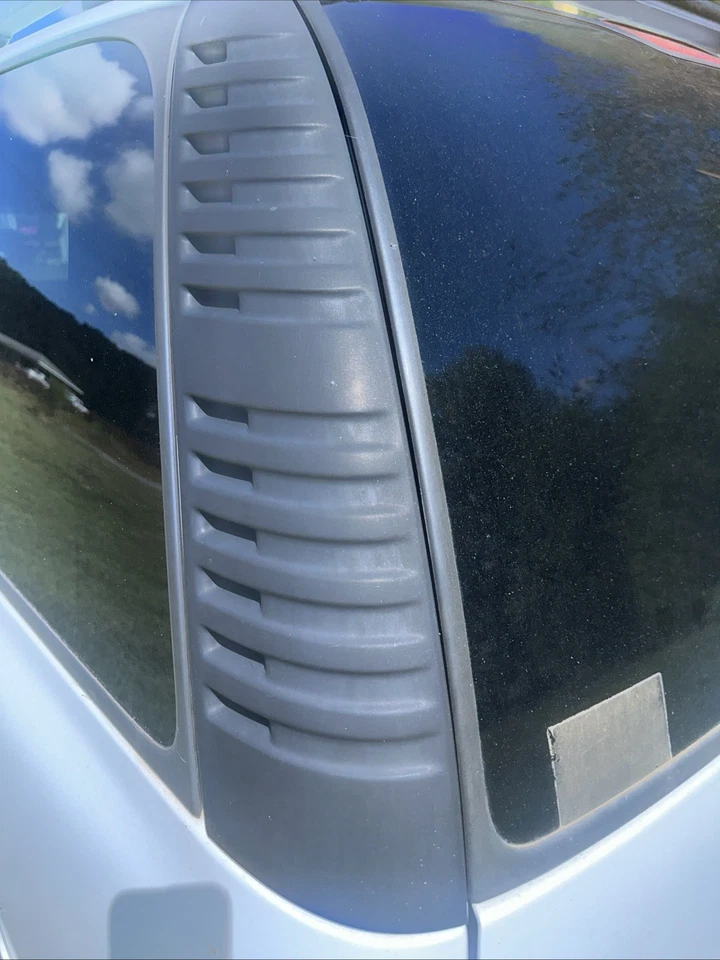 CHEVY GMC SUBURBAN TAHOE YUKON LEFT RIGHT REAR D PILLAR TRIM MOLDING PANEL 00-06 - Image 3 of 4