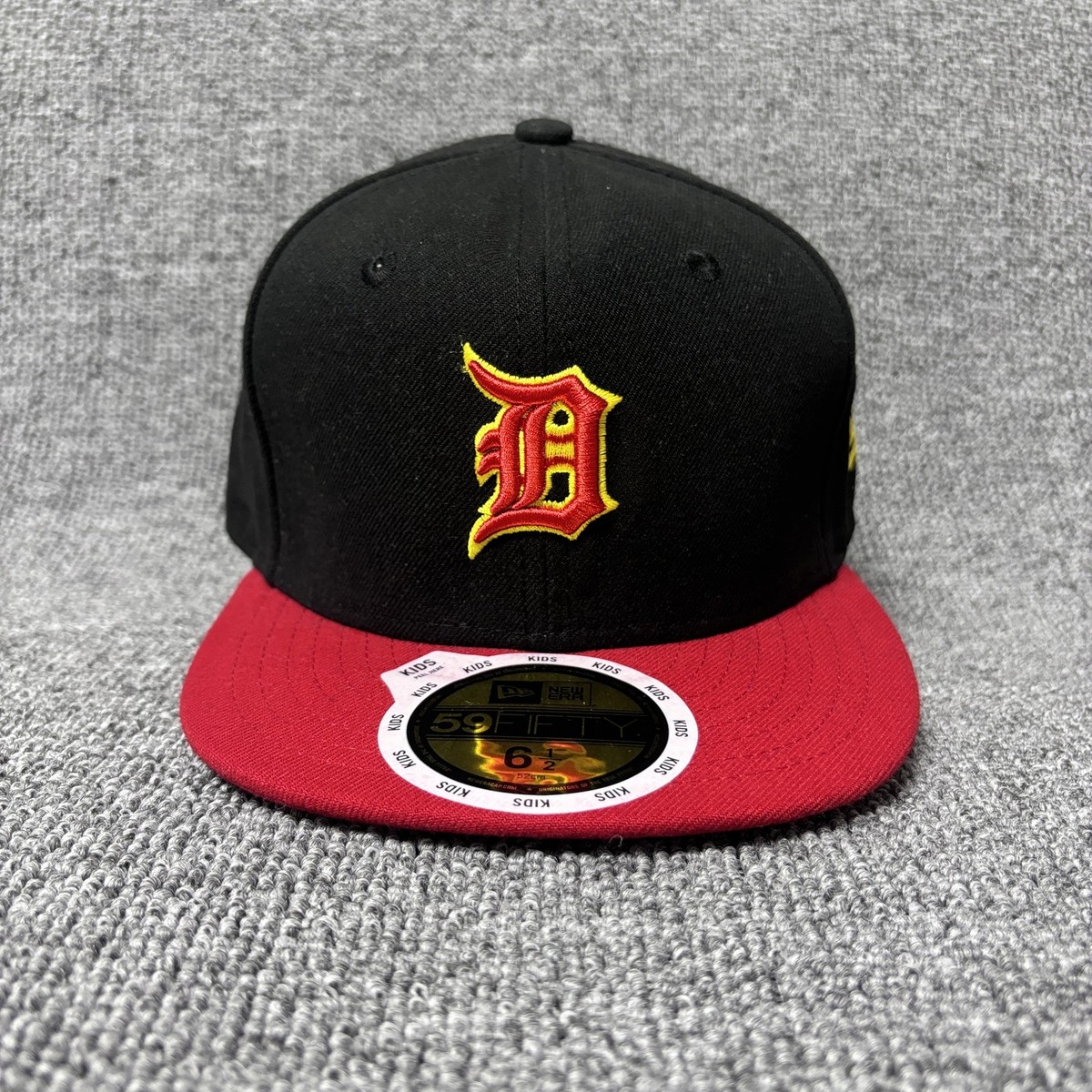 New Era Detroit Tigers 59FIFTY Kids Fitted Hat Black Red Yellow Size 6 1/2