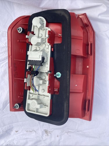 AUDI A2 8Z945096C O/S DRIVERS SIDE REAR LIGHT - Picture 2 of 6