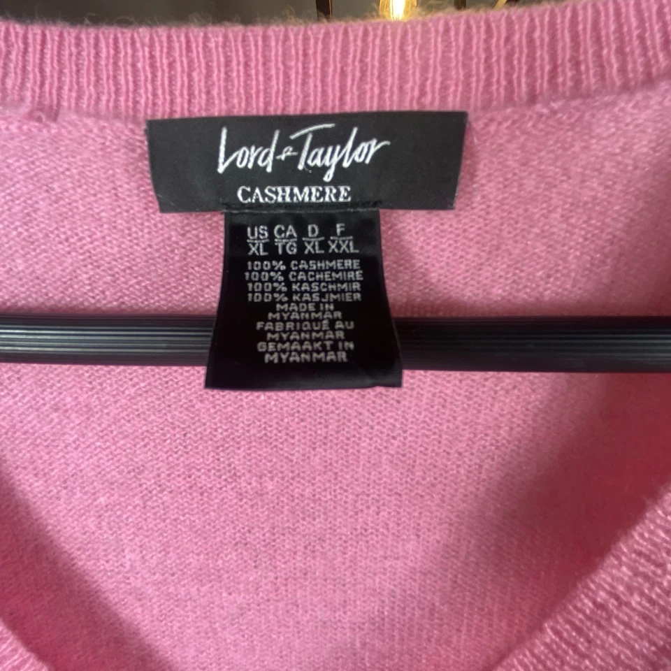 Suéter de Lujo Lord & Taylor Ultra Suave 100% Cachemira Mujer XL Rosa Cuello en V Barbi Foto 4 de 4