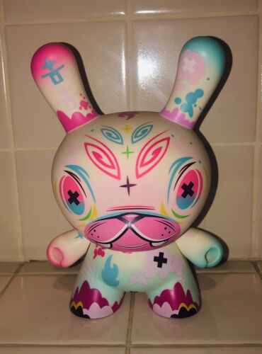 DUNNY 8" THOMAS HAN WHITE HEAT PAINKILLER KIDROBOT 2006 VINYL ART FIGURE NIB WOW