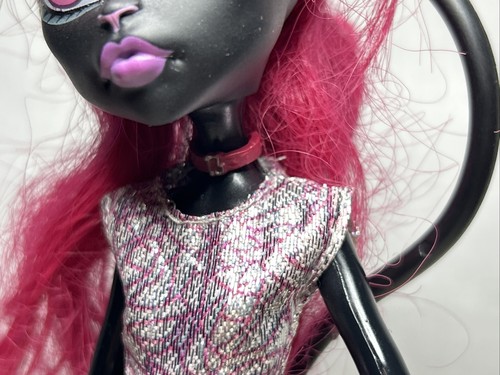 Catty Nior Doll Monster High Scaremester - Picture 4 of 9
