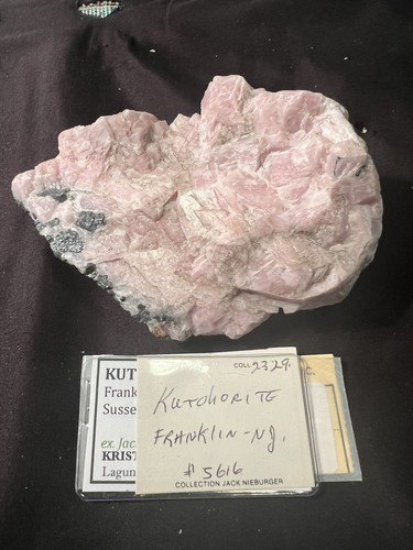 Kutohorite, Franklin Mine, Franklin, NJ - Picture 4 of 7