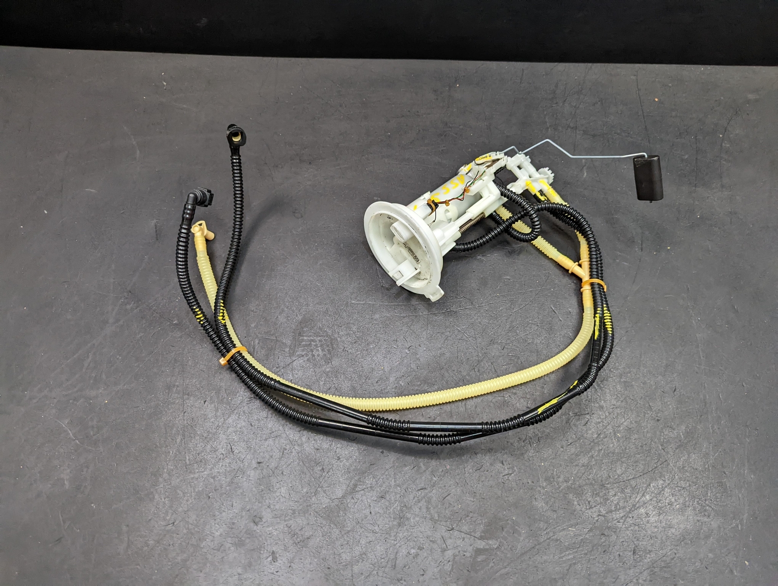 Left Fuel Pump 2.0L 2018 Audi Q3 5N0919109F 2015 2016 2017 eBay