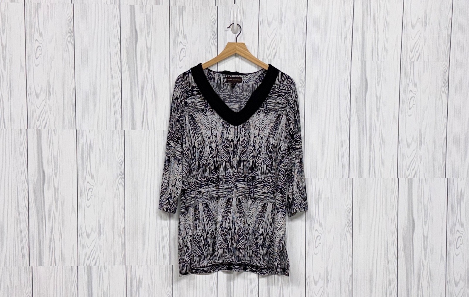 Dana Buchman top womens size 1x long sleeve white patterned blouse