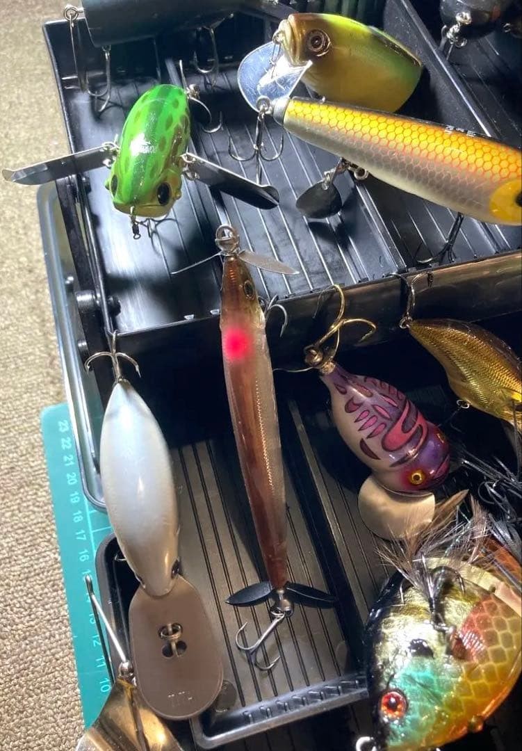 Hard Lure Box Set 18pcs, Used, Some wear, Includes Topwater & Spoons - Image 5