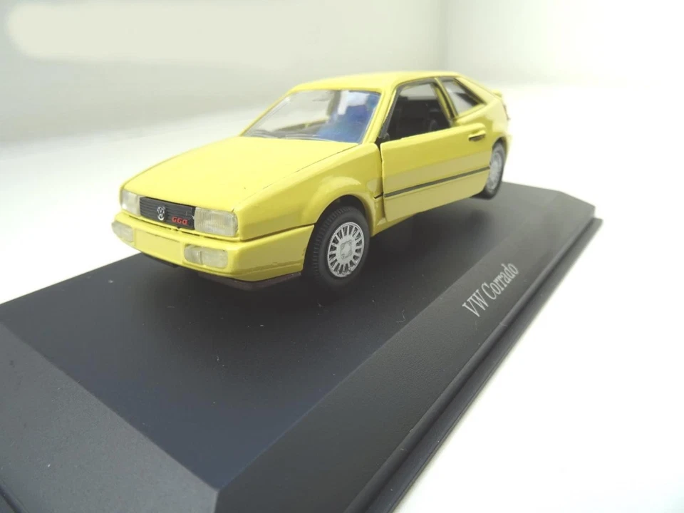 Volkswagen VW Corrado Modellino Auto Di Schabak IN 1:43 Giallo Nuovo 1018 - Immagine 2 di 4