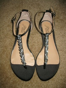 jewel badgley mischka flat sandals