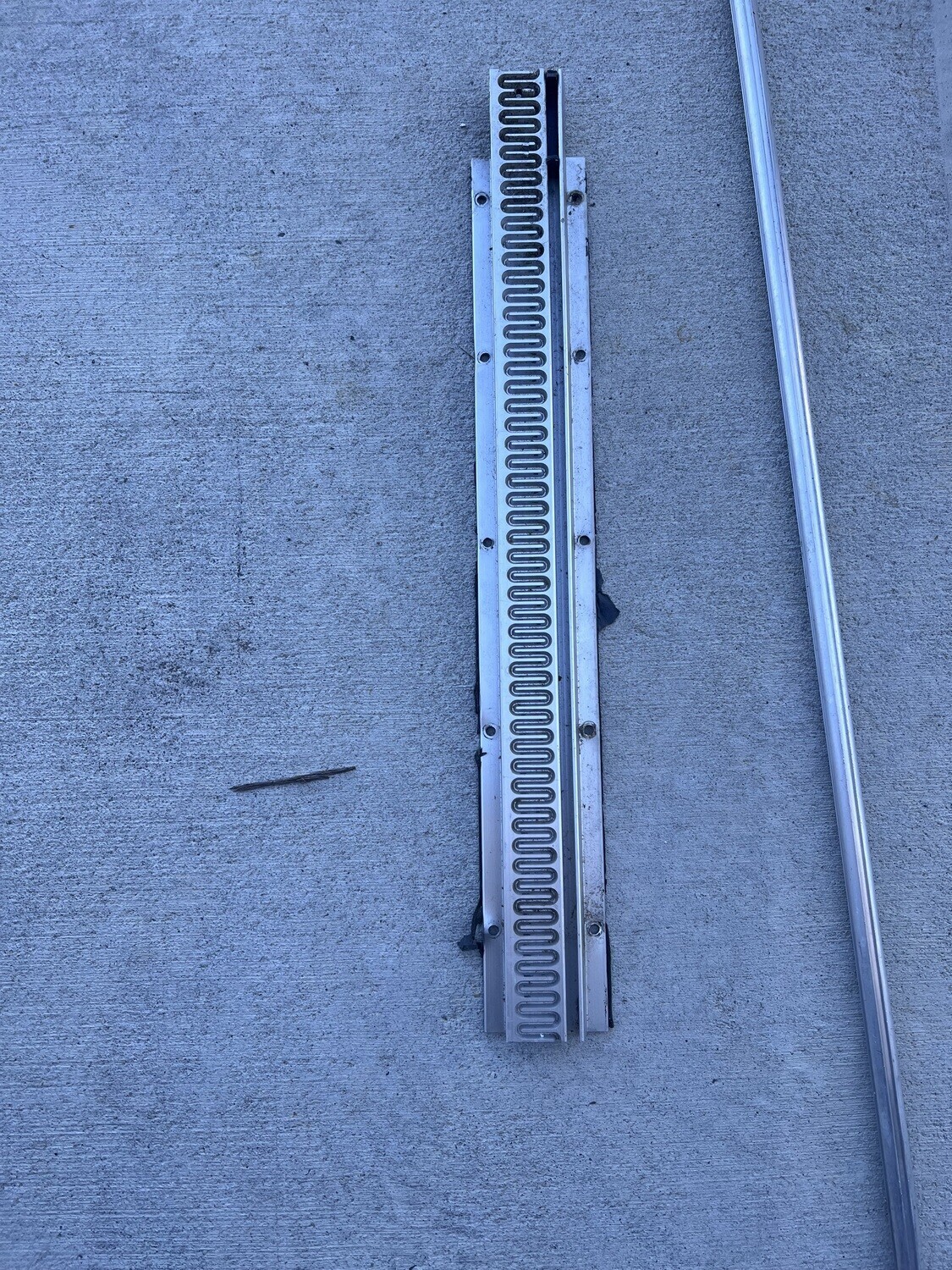 LIPPERT LCI SCHWINTEK SLIDE OUT GEAR RACKS 20" BOTTOM/TOP RIGHT SIDE IN