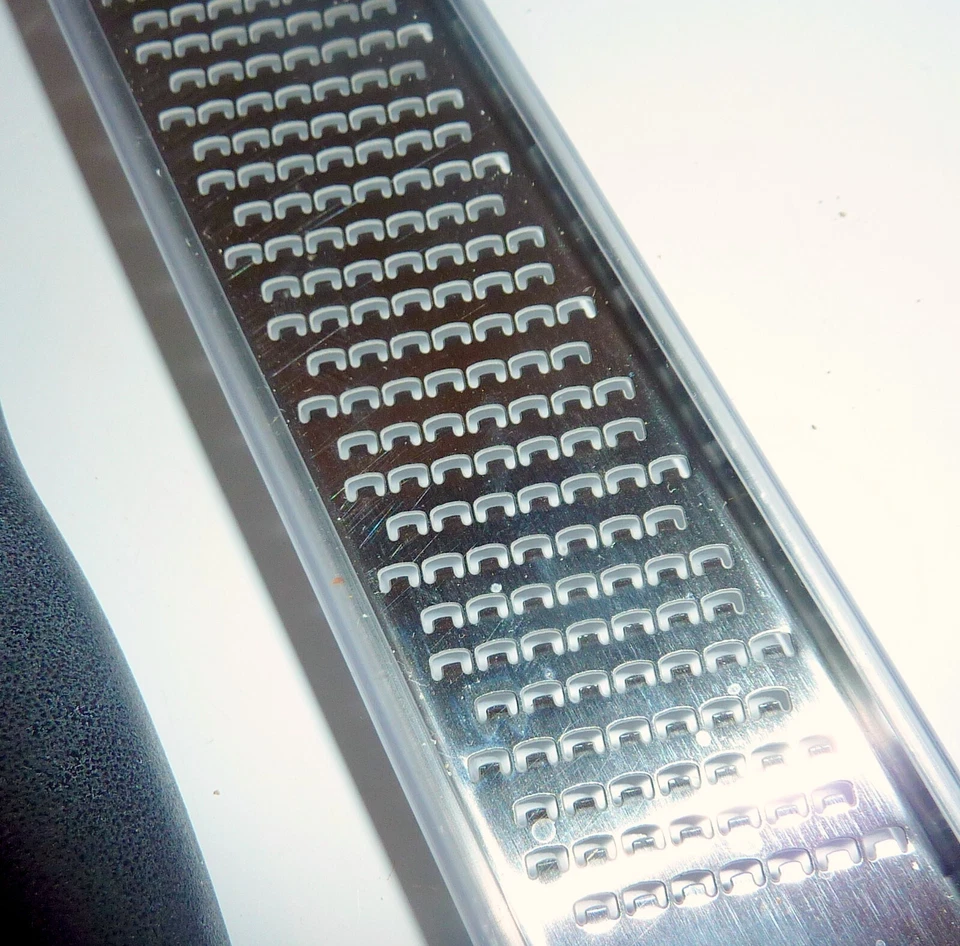 MICROPLANE HAND HELD GRATERS 2  & One OXO Seed Core Tool  Great High Quality Lot - Image 2 of 4