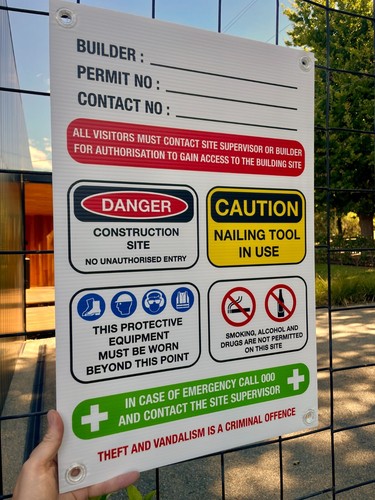 DANGER BUILDER CONSTRUCTION SITE SAFETY SIGN 5MM THICK CORFLUTE WITH EYELETS - Picture 3 of 6