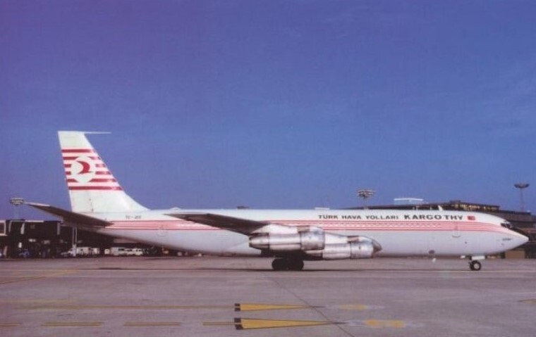 THY Turkish Airlines Cargo Boeing 707 TC-JCC Paris Orly 1986 postcard