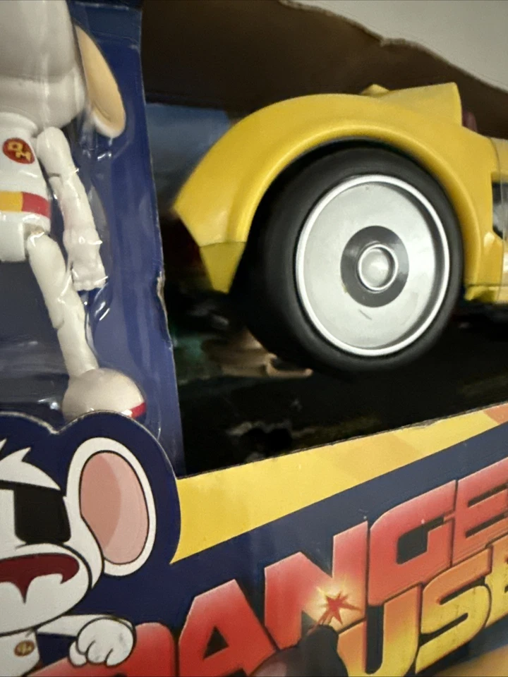 Danger Mouse Mark IV Danger Car Jazwares Amarillo Nuevo Precintado Foto 2 de 4