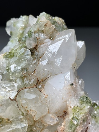 NEW FIND! QUARTZ WITH EPIDOTE FROM HAKKÂRI PROVINCE, TURKEY - Picture 4 of 16