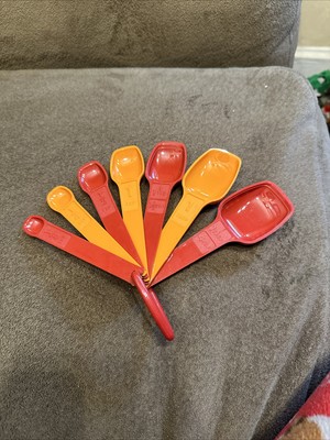 New Tupperware Measuring Spoons Set D Ring Harvest Burnt Orange & Red Vintage