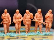 1/72 5Pcs/set German Marching Soldiers During World War Ii Model Unpainted Resin