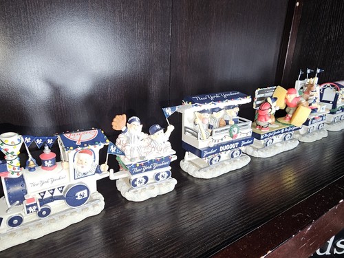 NEW YORK YANKEES CHRISTMAS EXPRESS TRAIN DANBURY MINT MLB 2001 - Picture 10 of 16