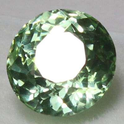 Saphir Vert Naturel De Tanzanie 0.30 Carats - Rare Et Non Chauffé