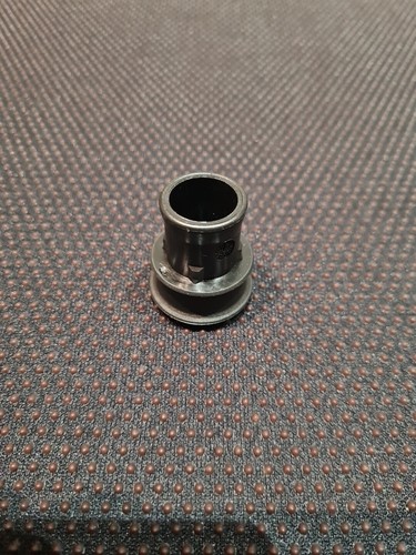 GENUINE VOLVO V60 12V CIGARETTE LIGHTER DUMMY COVER POWER OUTLET PLUG - Picture 3 of 4