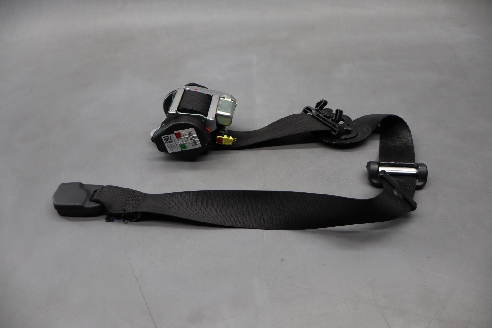 14-22 Maserati Ghibli Front Right Passenger Seat Belt Retractor OEM 627069500