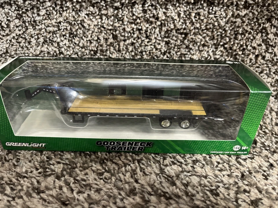 1:64 Greenlight 1992 Dodge Ram D-250 Power Ram Silver W/ Black Gooseneck Trailer - image 3 of 3