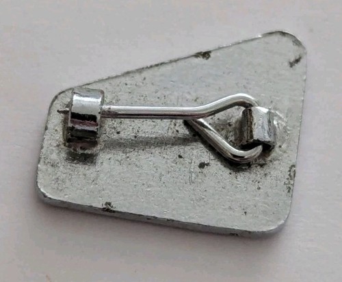 JCB Vintage Enamel Pin Badge - Picture 3 of 5