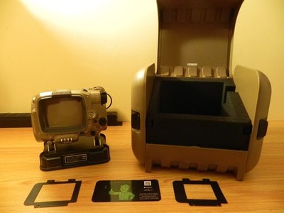 Fallout 4 Pip-Boy Model 3000 Mk IV Collector's Edition with Case -No Game