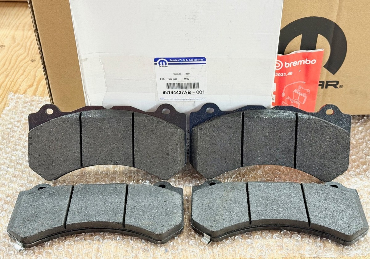 新品シールド！BREAKS & BEATS DISNEY 4種類 SRT BREMBO FRONT BRAKE PADS 2012-2020 JEEP GRAND CHEROKEE OEM