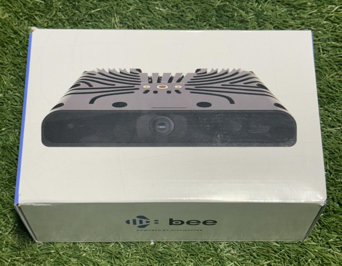 【新品未開封】Hivemapper Bee LTE and WiFiモデル NEW - Hivemapper Bee LTE + WiFi Dashcam + 4000 HONEY Bonus