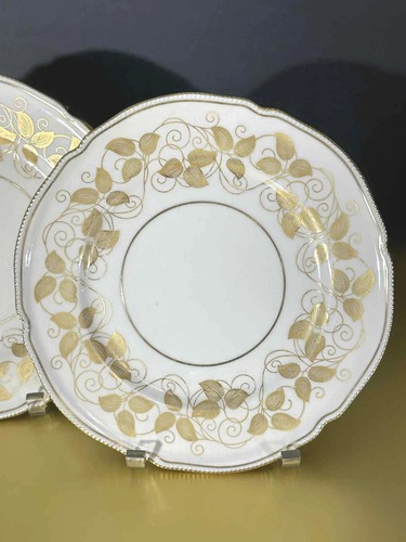 Set of 2 Castleton China Dinner Plates Gold Leaf Scroll Pattern 10.5" Mad in USA - Picture 2 of 11