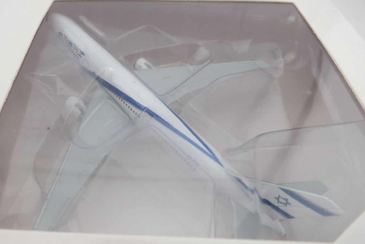 Herpa EL AL Israel Airlines Boeing 767-300 Model - 1:500 - 523707
