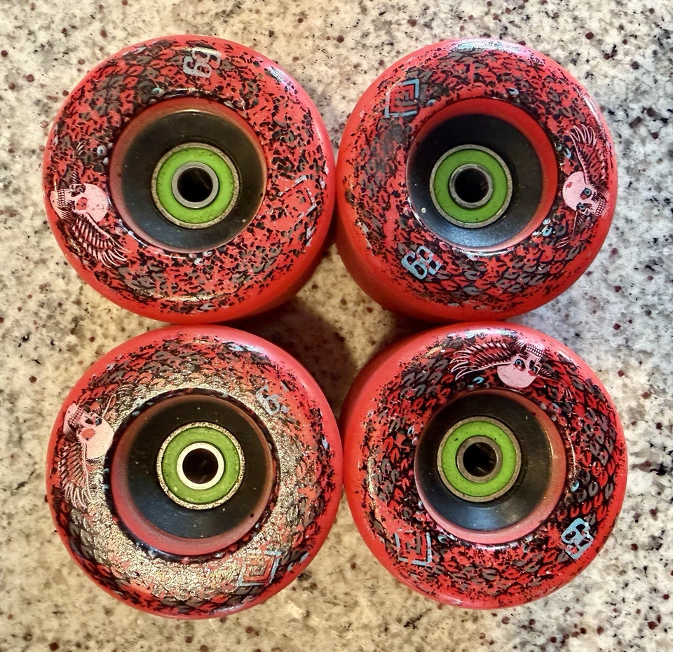 Powell Peralta 69毫米红蛇带热心轴承 — 第 2/3 张图片