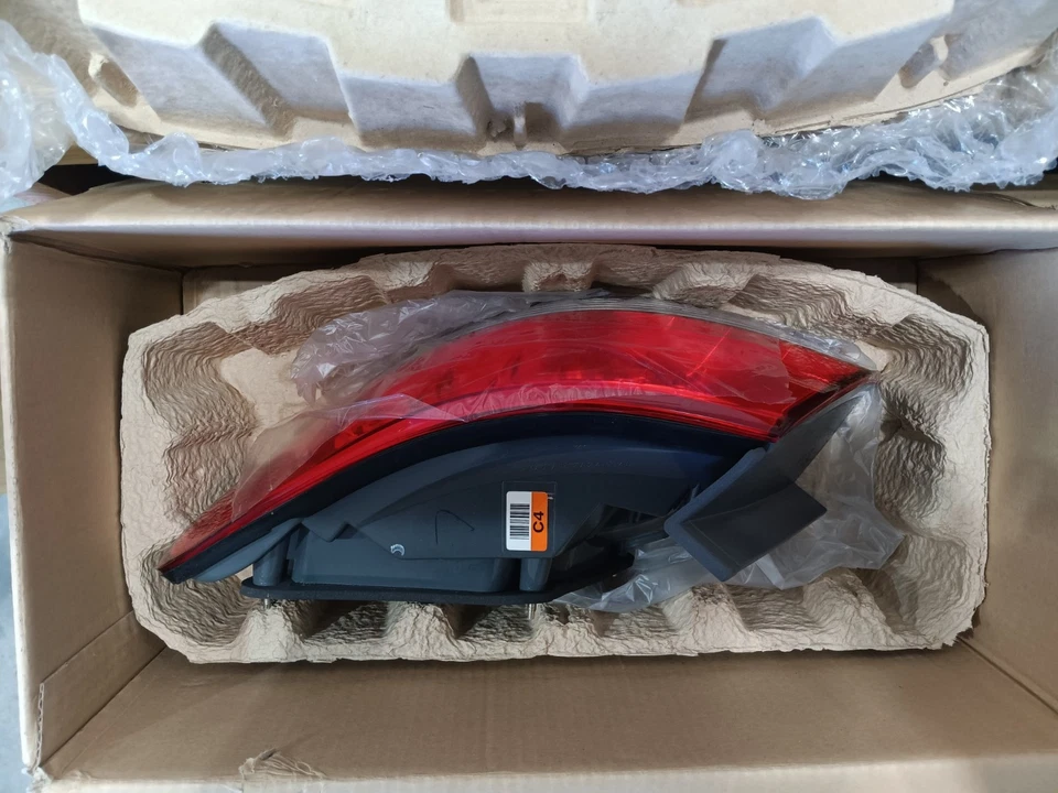 Luz trasera pasajero derecho Hyundai Azera 2006 2007 2008 2009 OEM R1362 DW Foto 2 de 3
