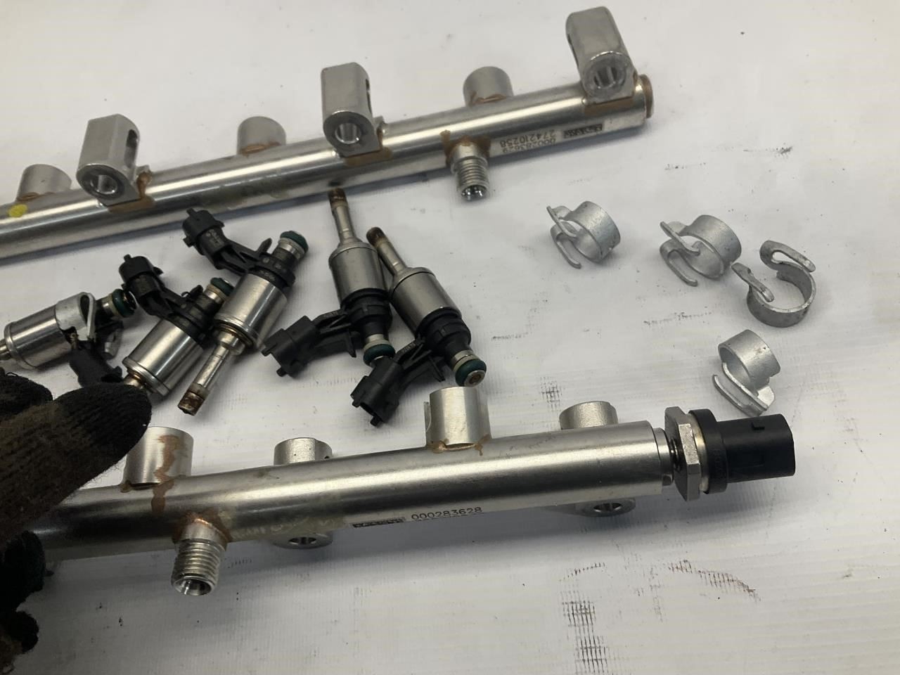 21-24 Maserati Levante 3.0L V6 Left Right Fuel Injection Rail w/ Injectors Set Q