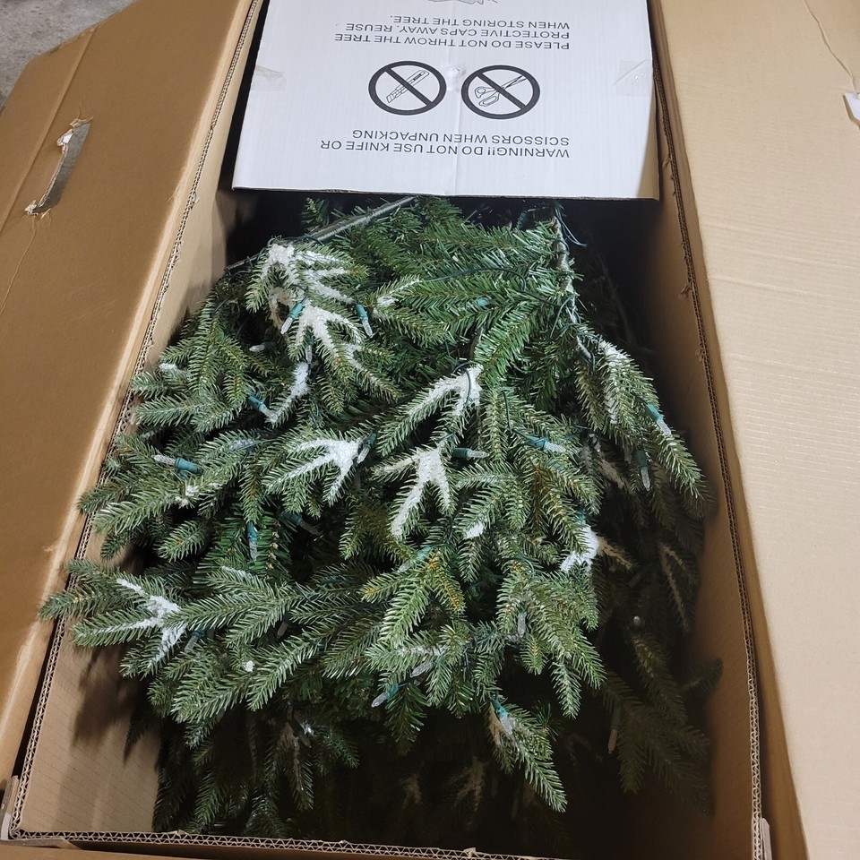 Home Decorators 7.5 foot Artificial Tree 600 Lights T27 G2 eBay