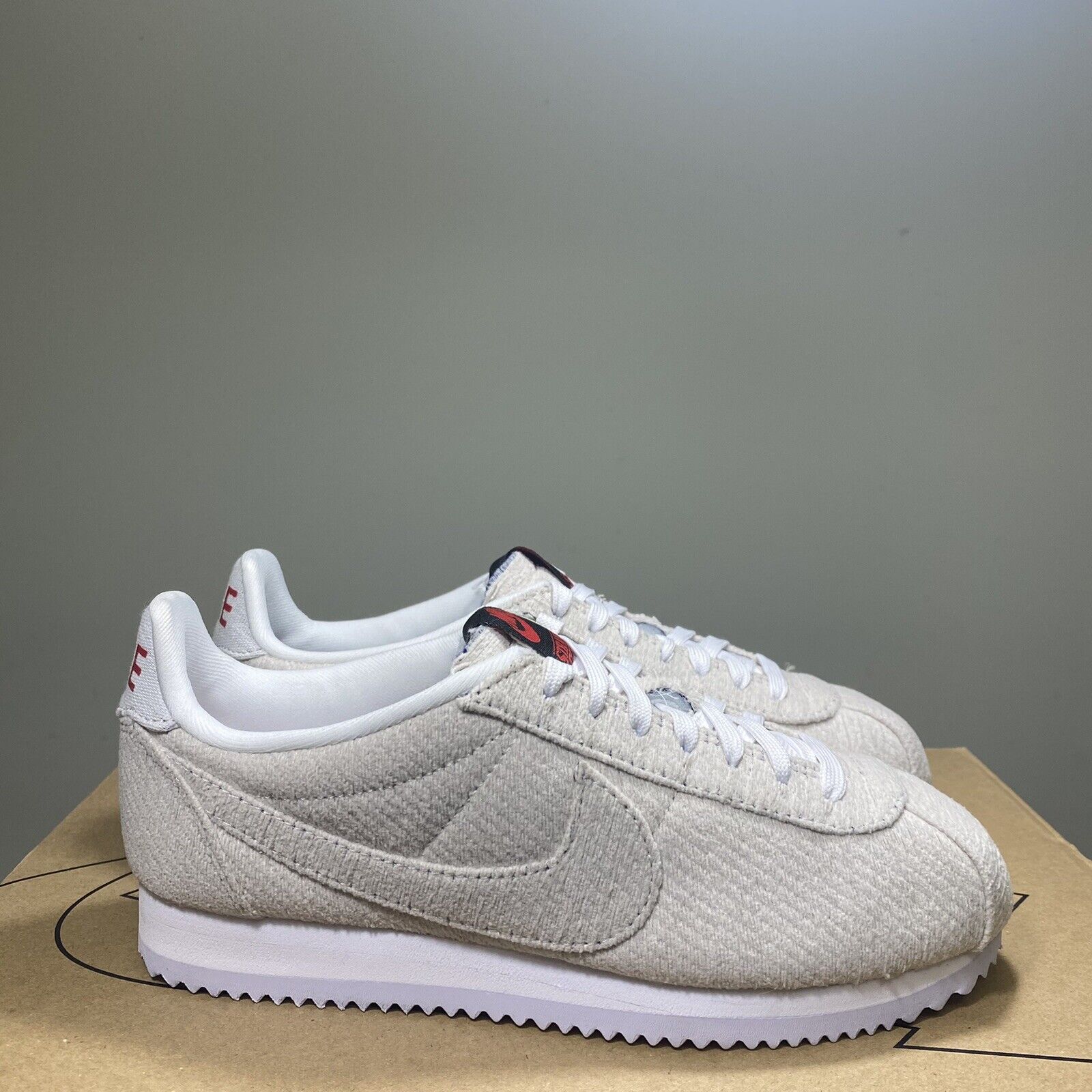 Nike Stranger Things Classic Cortez QS Upside Down CJ6107-100 Men's 4.5 WMNS 6 | eBay