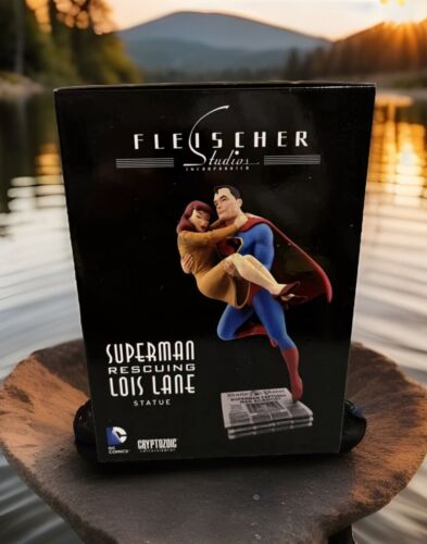 NEW Rare Superman Rescuing Lois Lane Statue Cryptozoic DC Fleischer Studios
