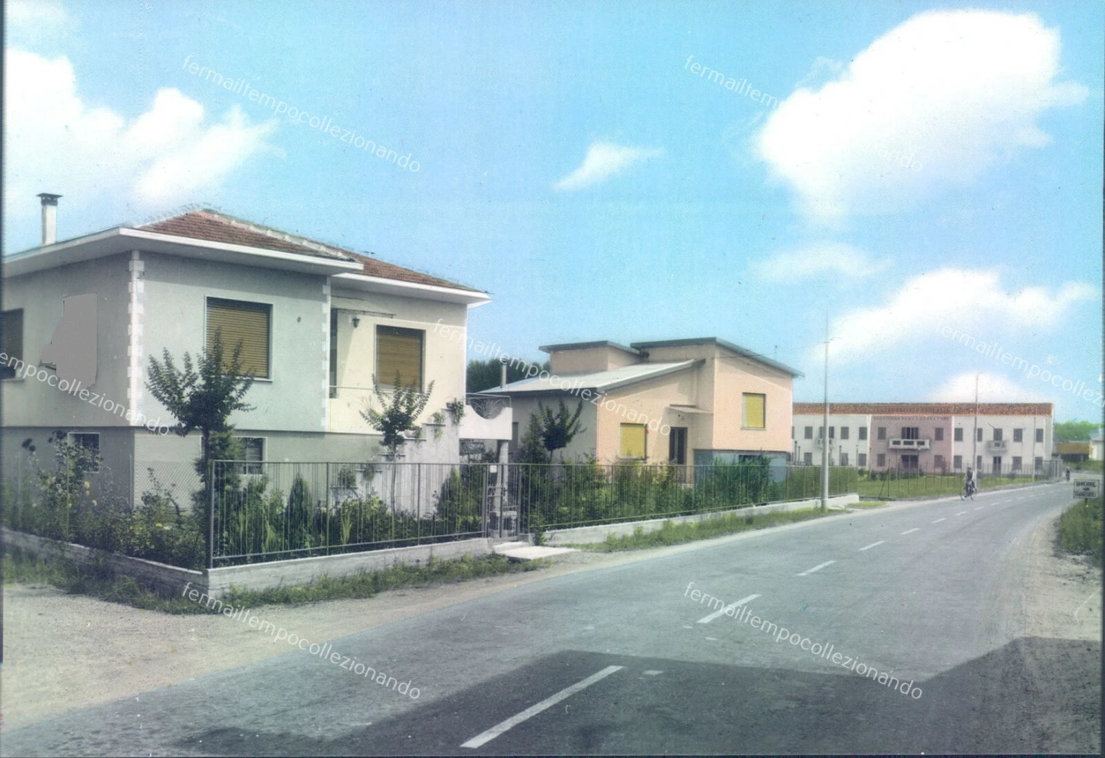 Foto 1 di 2