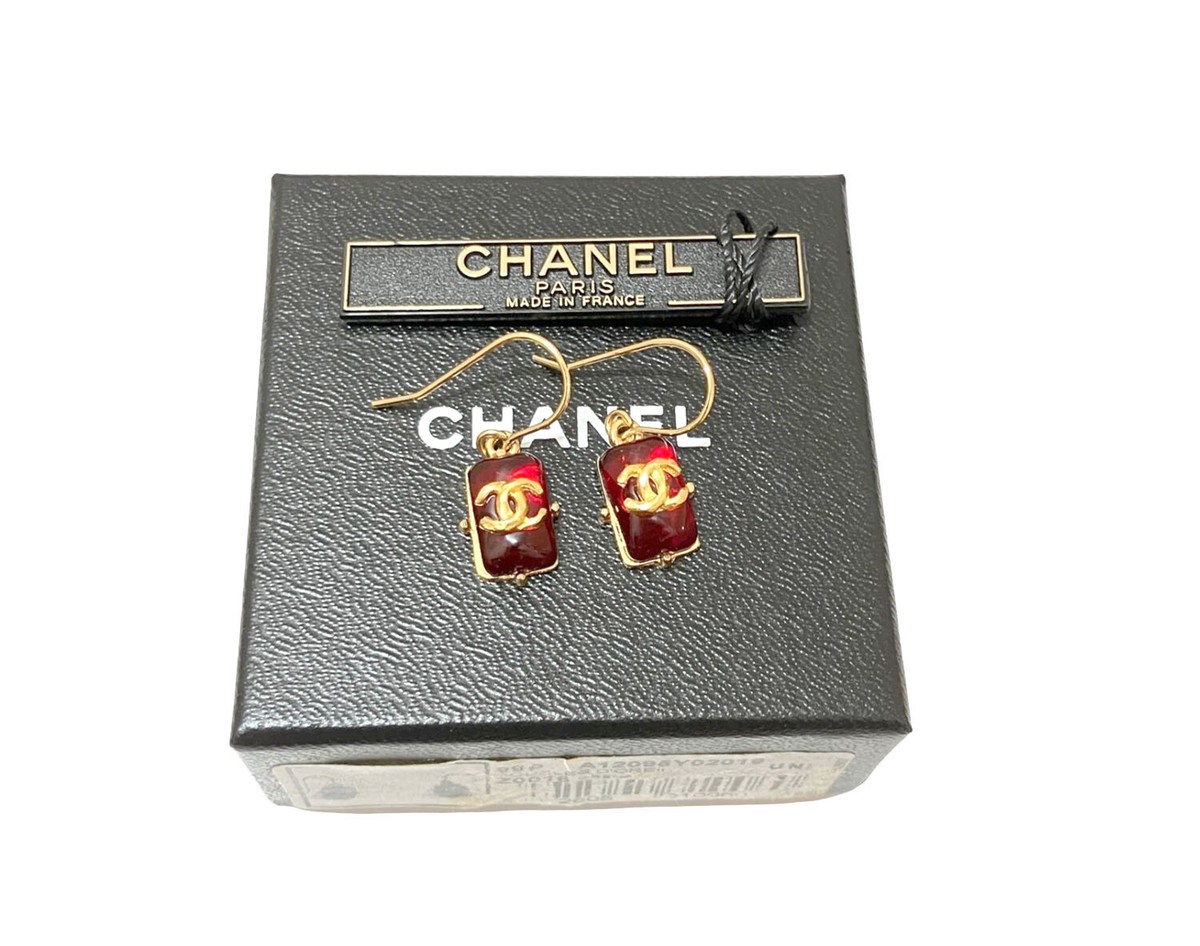 1点限り❣️シャネルメタルピンバッチ/ホリデー限定レア CHANEL シャネル ブローチ メタル、ストラス&コスチュームパール