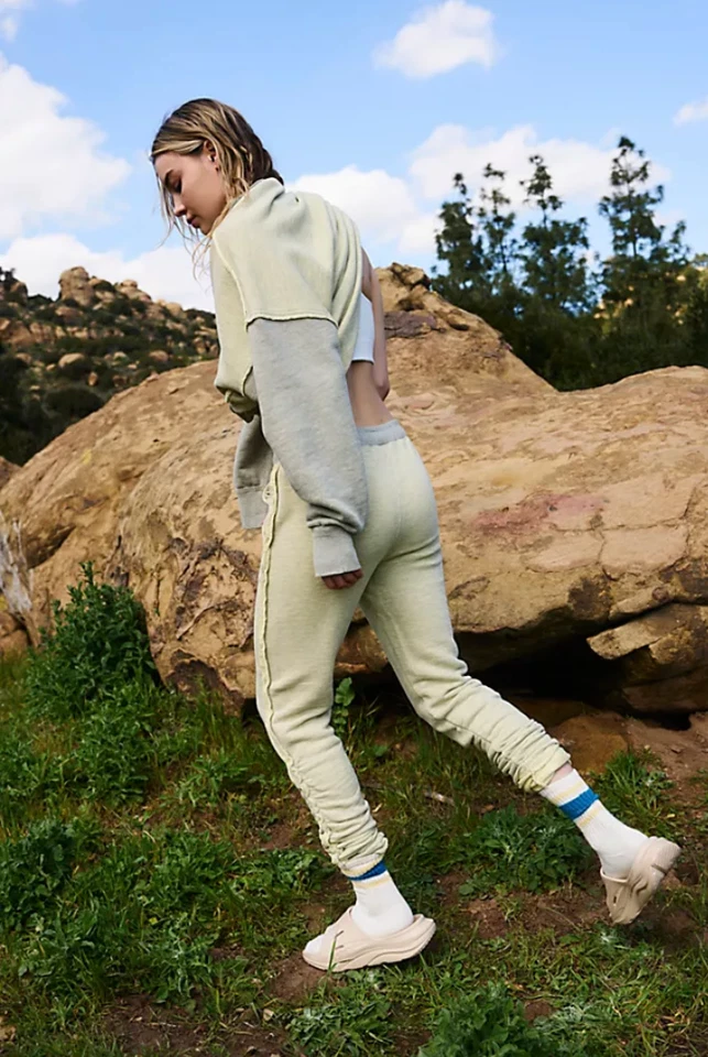 NUEVO M Free People Movimiento Start Up Pantalones Tobillos Acanalados Sudaderas Verde Jaspeado Foto 4 de 4