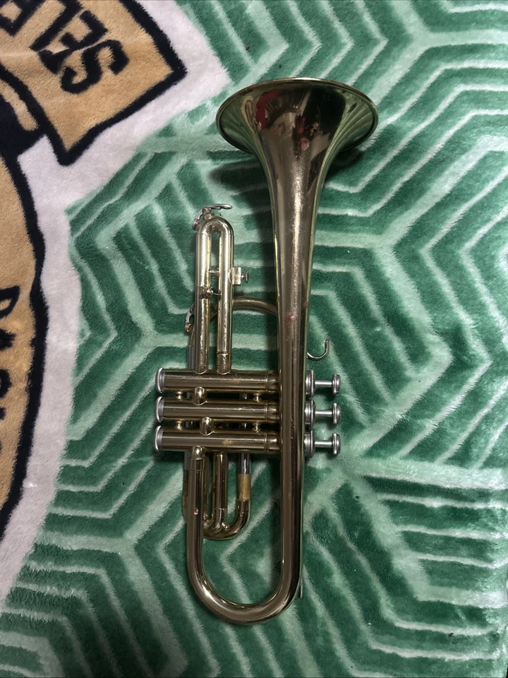 Trompeta Corneta Yamaha YCR 231 con Boquilla (SIN Estuche) Foto 3 de 4