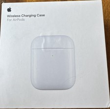 MR8U2AM/A Wireless Charging Case for AirPods Original Box  Charger Not Tested