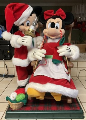 Vtg Telco MINNIE MICKEY ROCKING CHAIR KNITTING CHRISTMAS Animated WORKS VIDEO