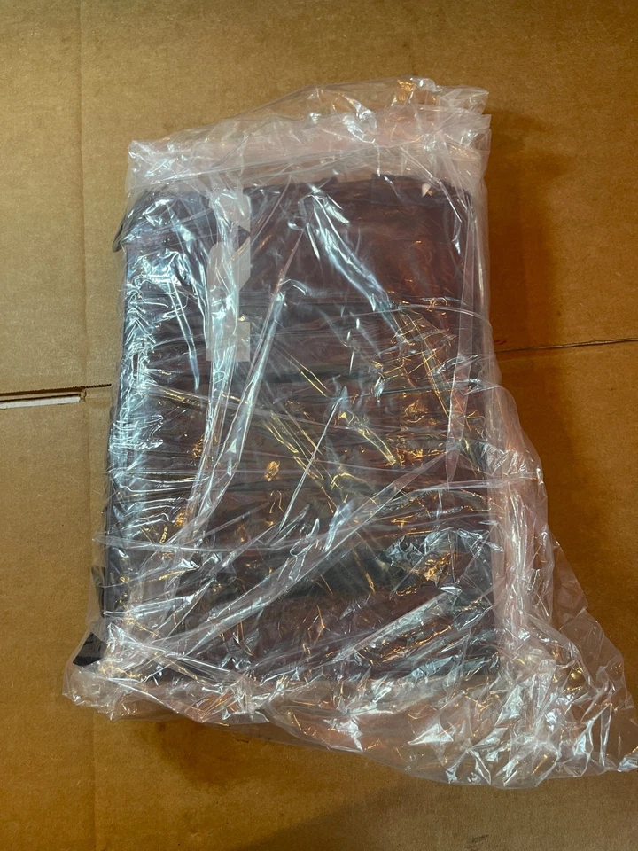 Cubierta resistente para clima frío Dodge Ram 2500/3500 2021-2025 P68526832AB OEM Foto 3 de 4